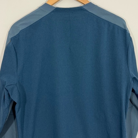 Lululemon Warp Lite Long Sleeve Shirt Mens L Blue Crewneck Waterproof Jacket EUC - Picture 8 of 13